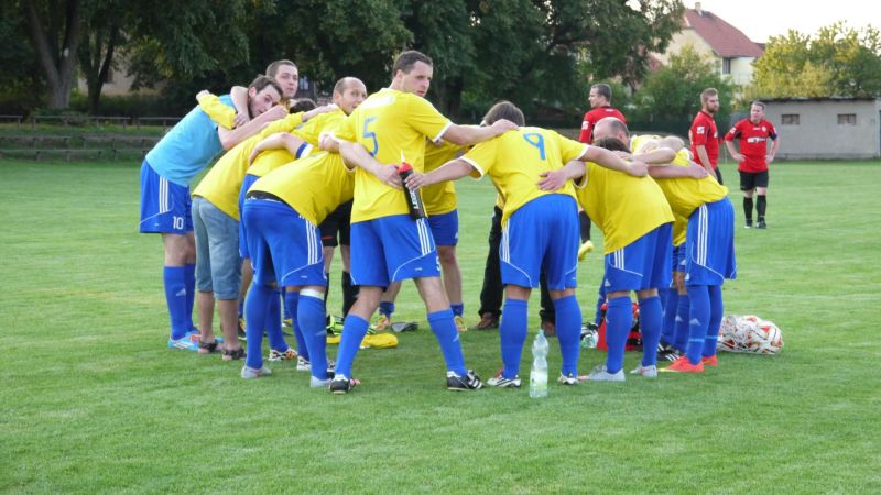 FK Kněževes ovládla první finálové utkání poháru okresniho fotbalového svazu 2015/2016